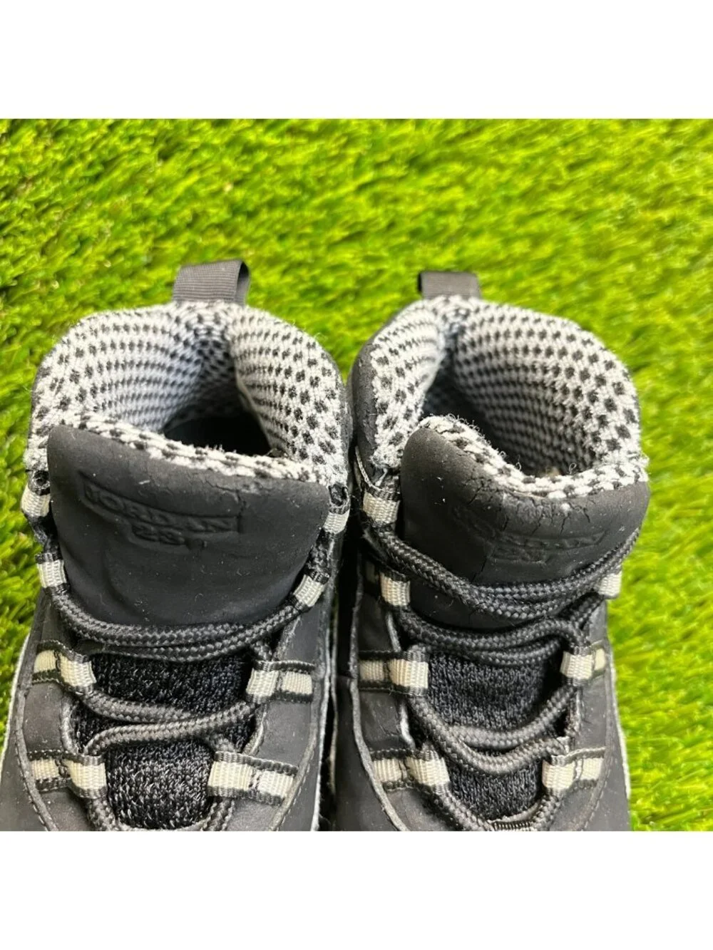 Nike Air Jordan 10 Retro Boys Size 8.5C Black Athletic Walking Shoes Sneakers